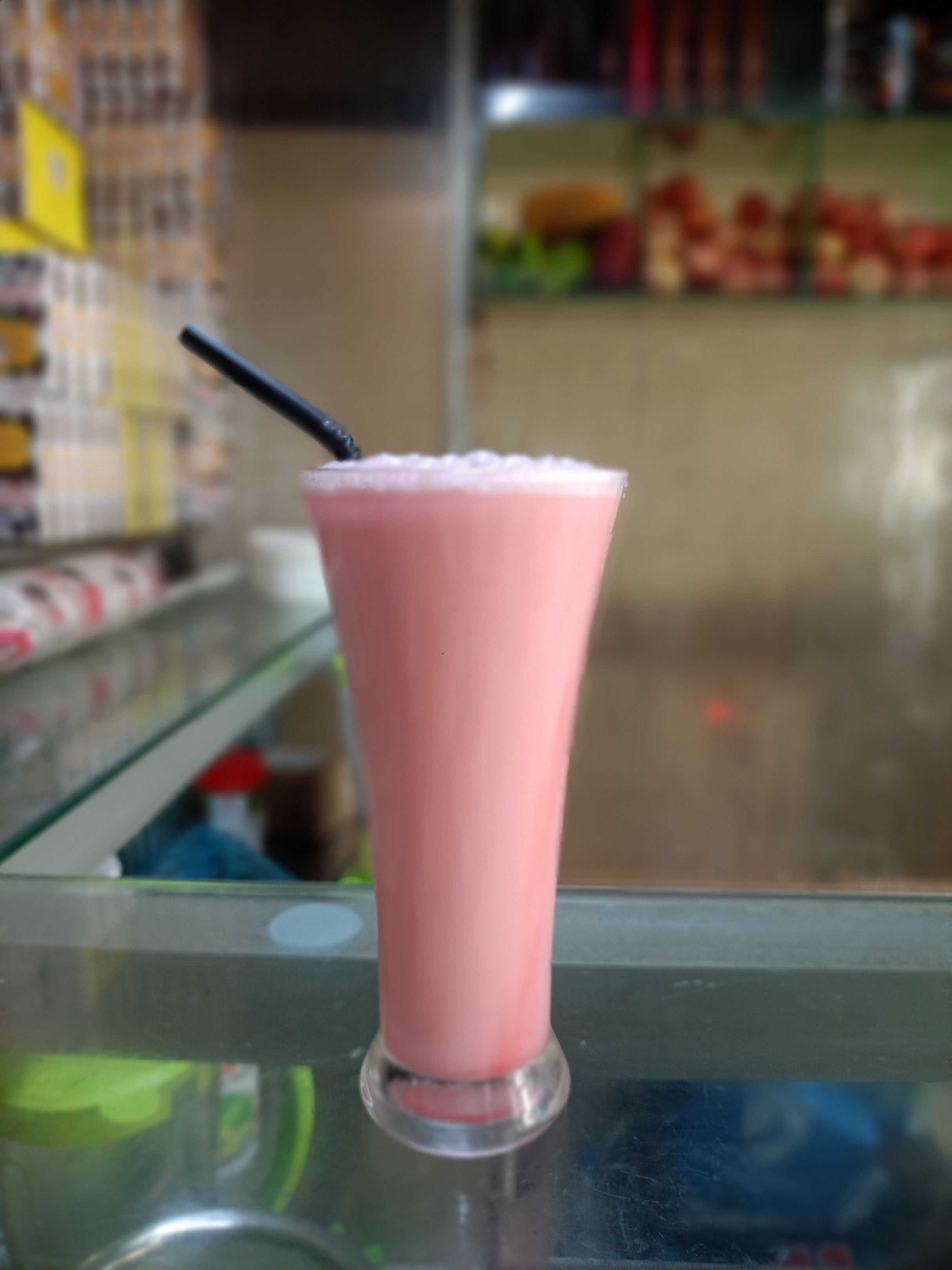 স্ট্রবেরি লাচ্ছি